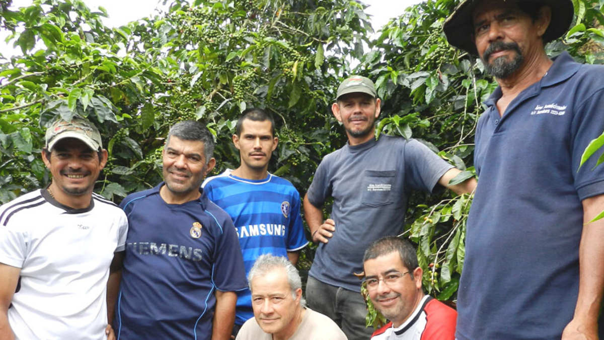 Image of producers of the Micepa coffee